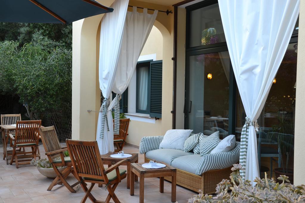 Hotel Villa Del Parco La Maddalena  Ngoại thất bức ảnh