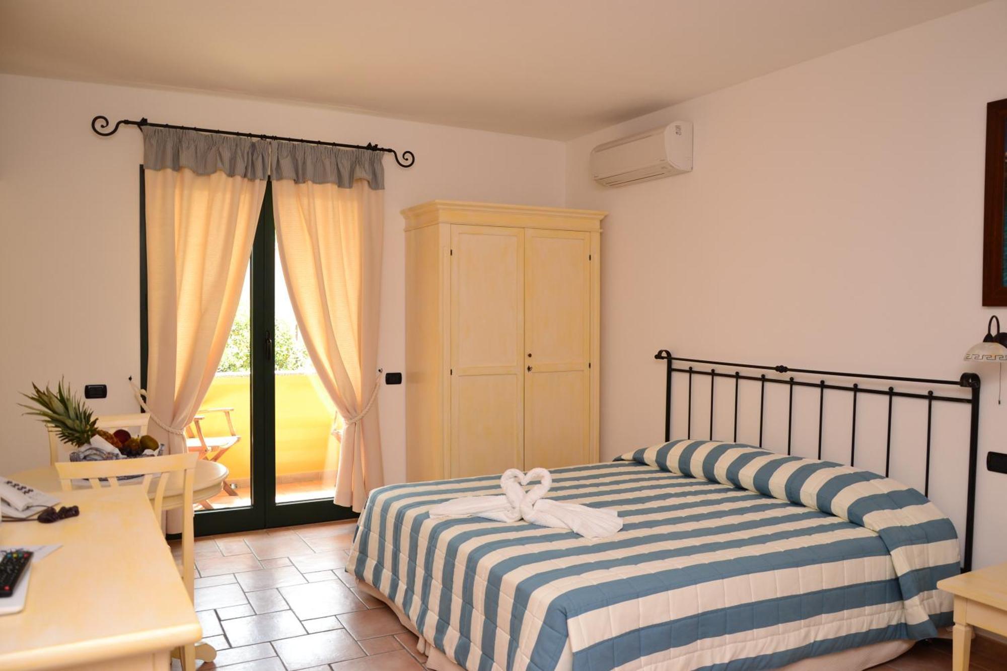 Hotel Villa Del Parco La Maddalena  Phòng bức ảnh