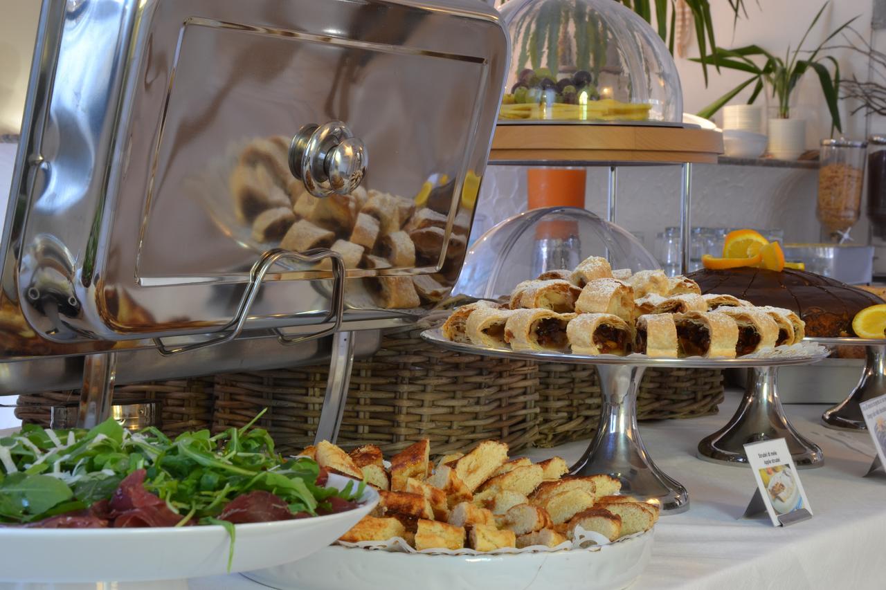 Hotel Villa Del Parco La Maddalena  Ngoại thất bức ảnh