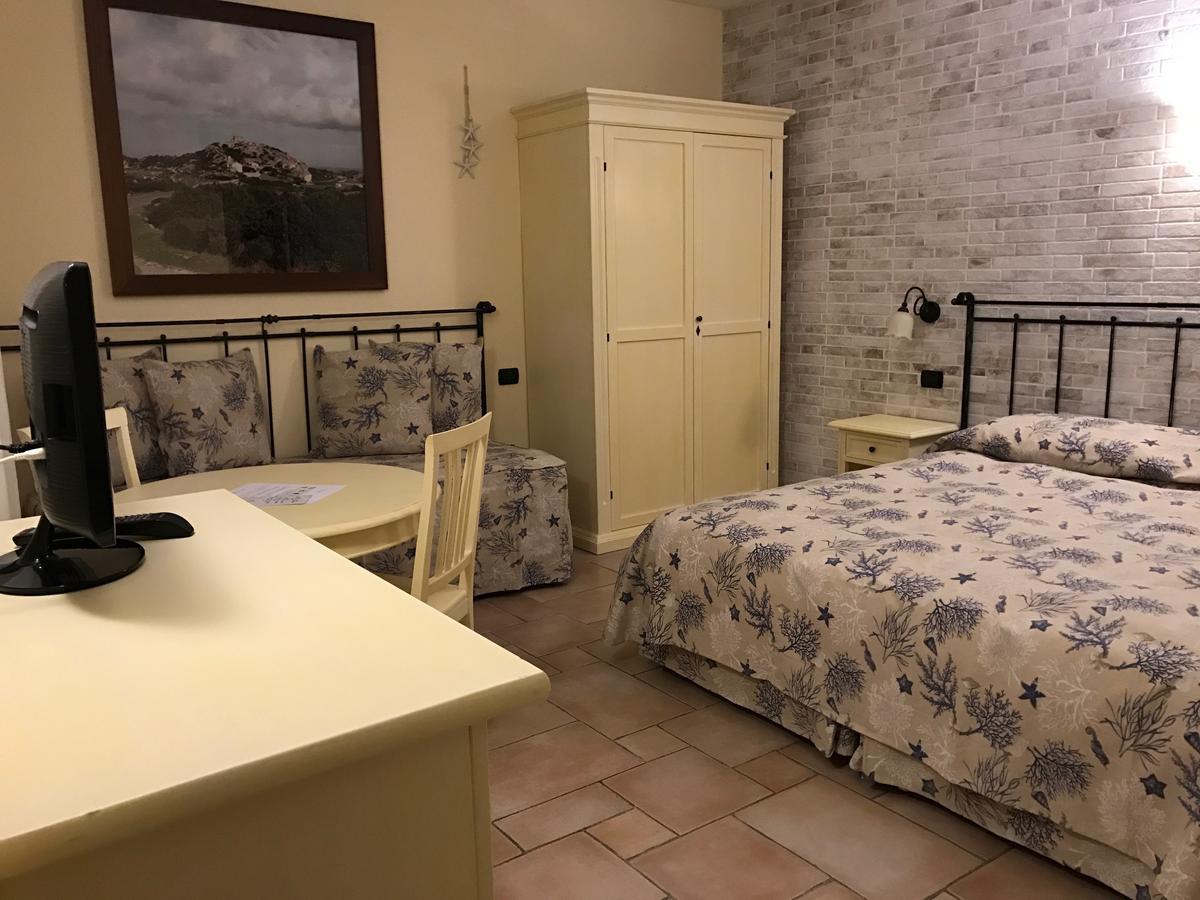 Hotel Villa Del Parco La Maddalena  Ngoại thất bức ảnh